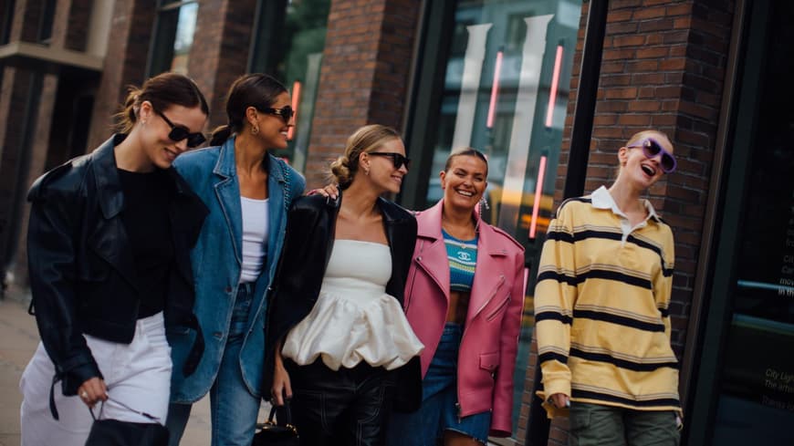 Modische Frauen in Kopenhagen
