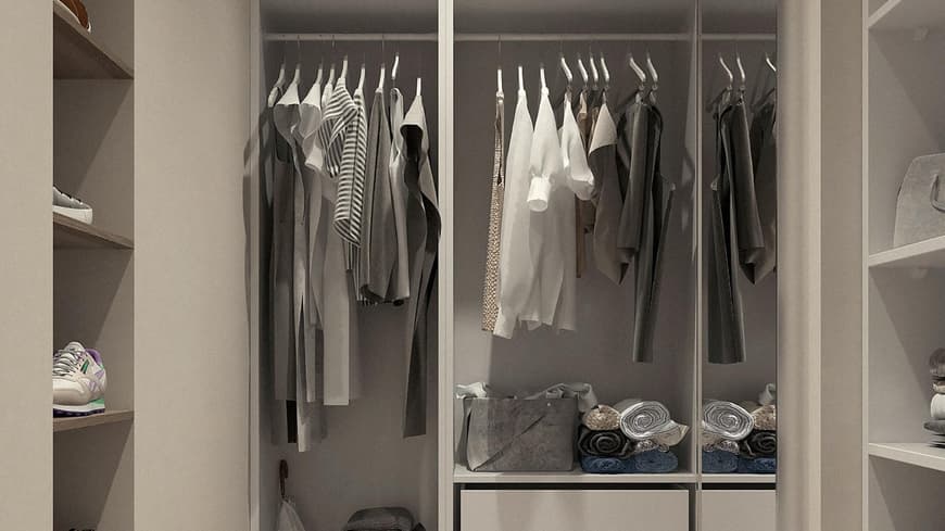 Kleiderschrank 
