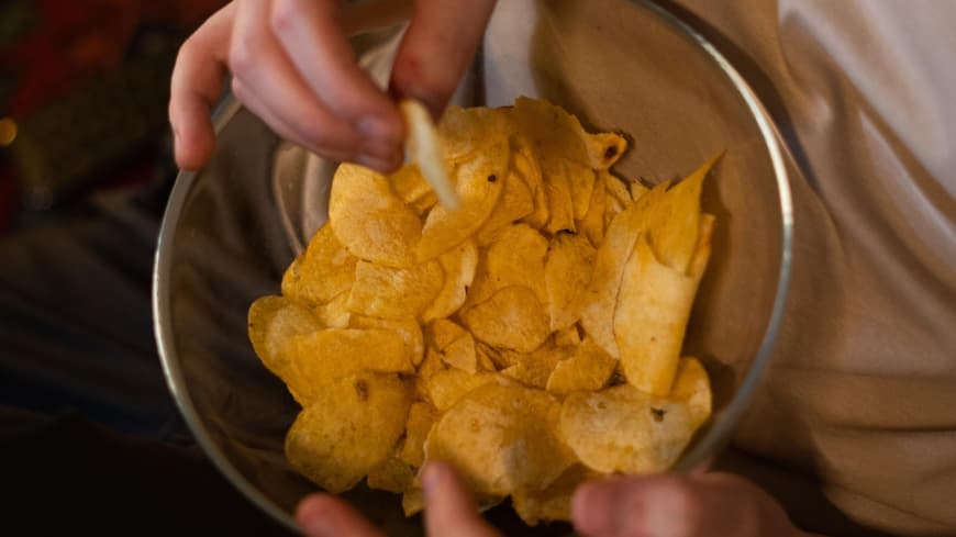 Chips in Schale
