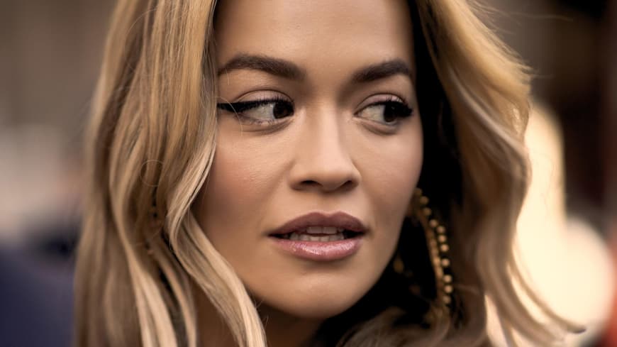 Rita Ora glossy Lips