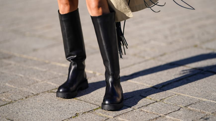 Kniehohe Stiefel in Schwarz