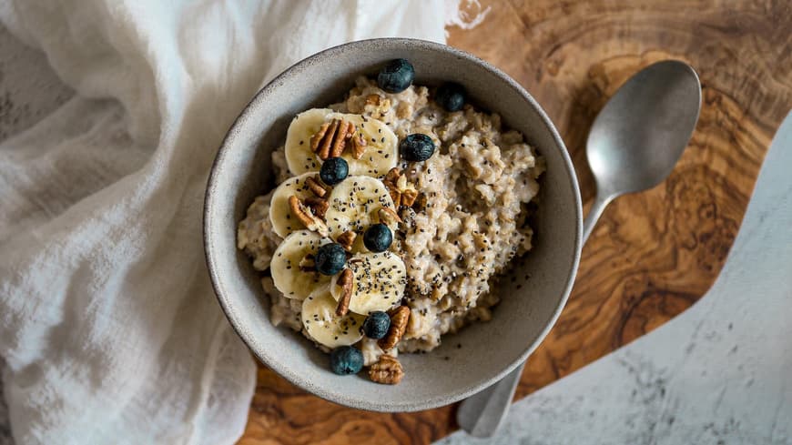 Macht Porridge aus Haferflocken dick?
