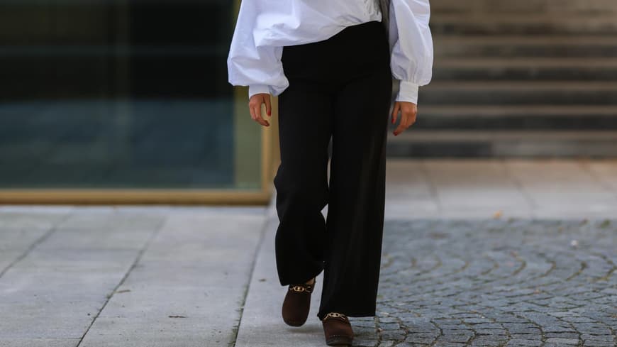 Frau trägt Marlene-Hose