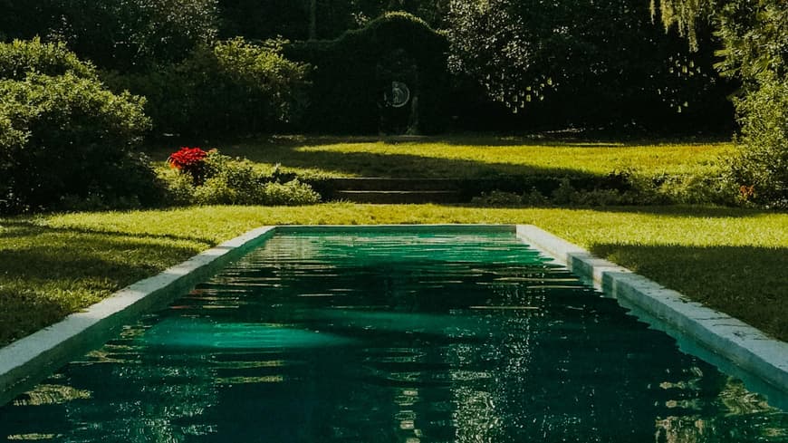 Pool im Garten
