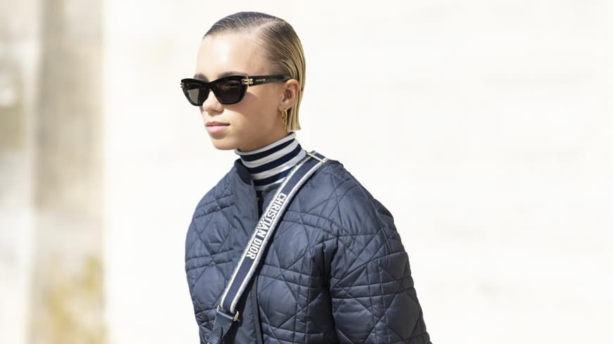 Frau mit Steppjacke