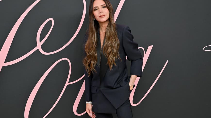 Victoria Beckham in schwarzem Hosenanzug