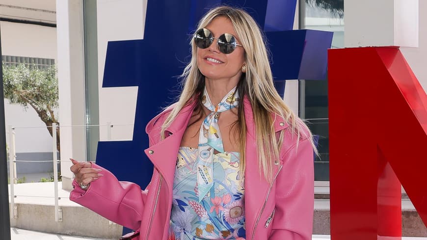 Heidi Klum in pinkfarbenem Outfit