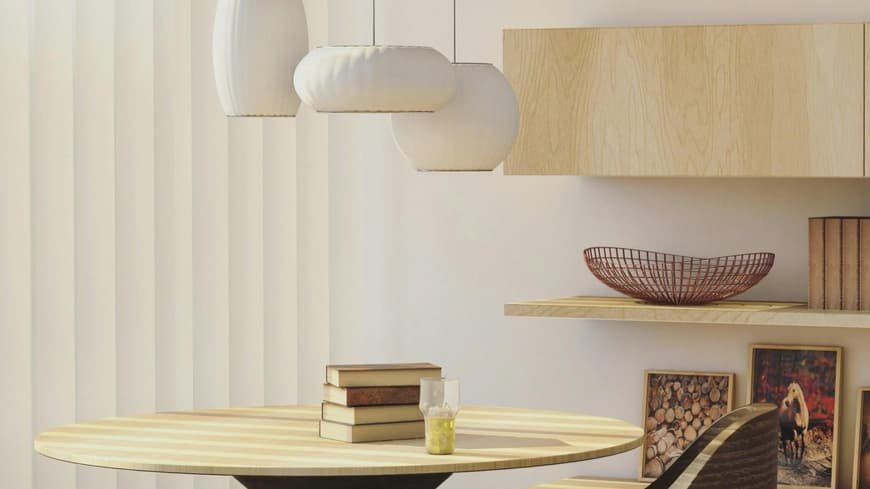 Esszimmer mit großer Lampe
