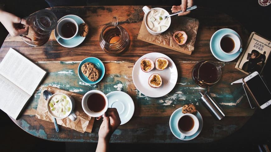 Frühstückstisch mit Kaffee