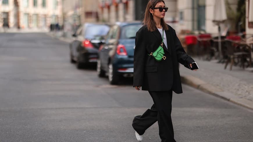 Milena Karl in einem schwarzen Blazer