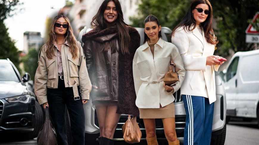 Frauen in stylischen Looks