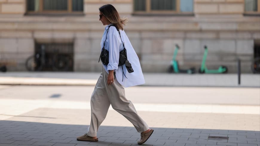 Frau in Birkenstock Boston