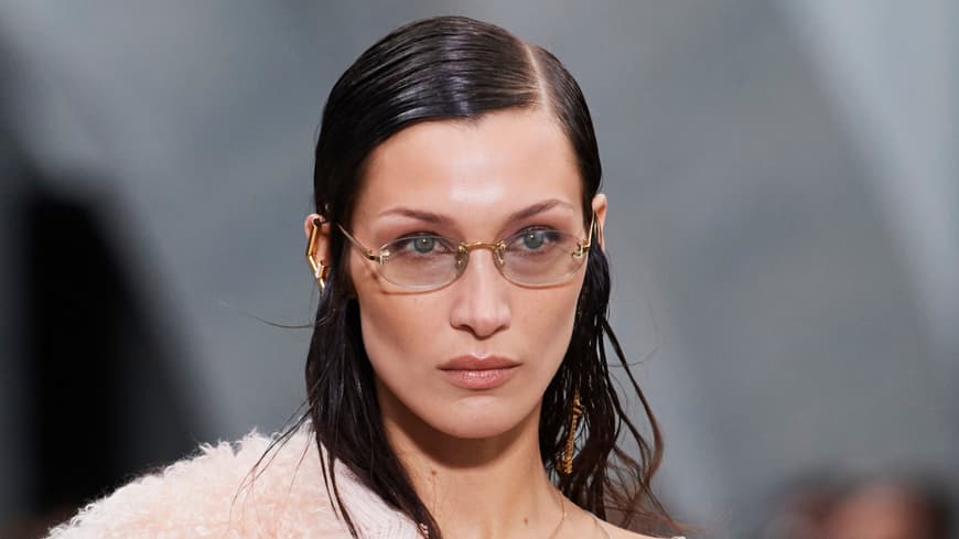 Bella Hadid im Sleek Look