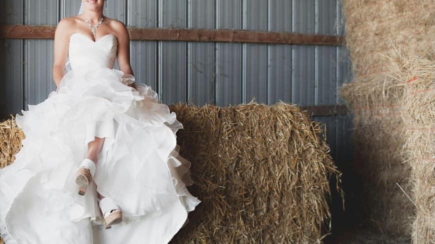 Eine Frau im Brautkleid