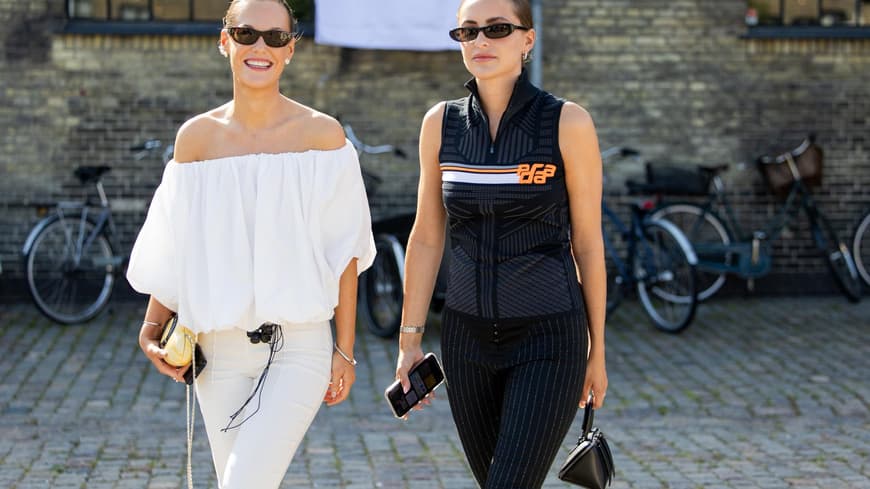 Zwei stylische Frauen