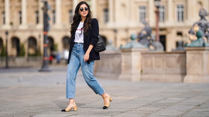 Frau in Jeans