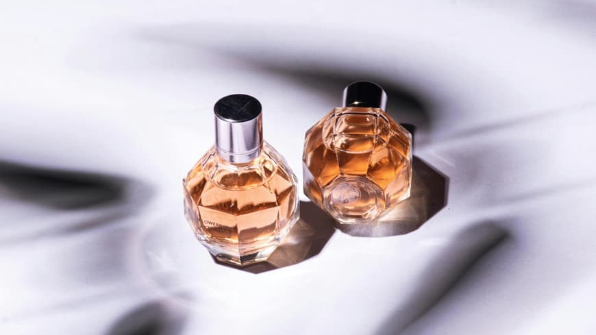 Parfum-Trends 2025: Wir sind süchtig nach einem ganz bestimmten Duft aus der Drogerie