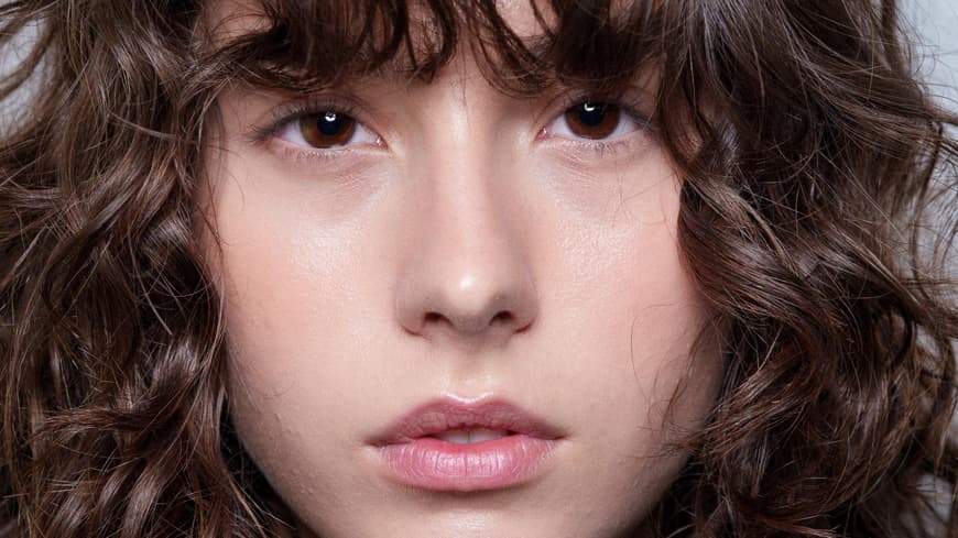 Das ist der beste Concealer – auch bei Krähenfüßen