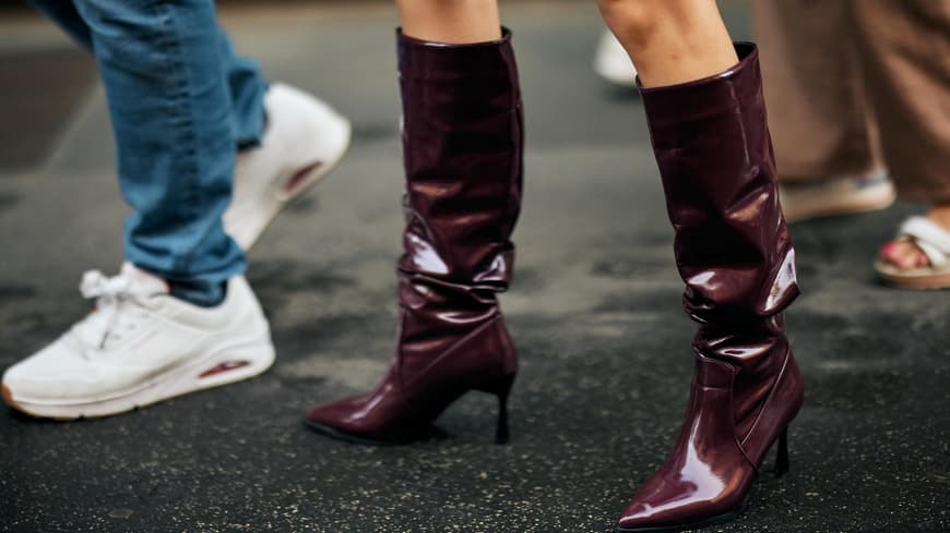 An Burgunder-Stiefeln können wir uns im Winter 2025 nicht sattsehen – die 3 besten Modelle
