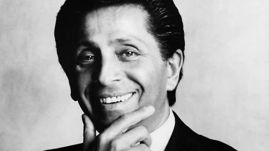 Valentino Garavani: Portrait in schwarz-weiß