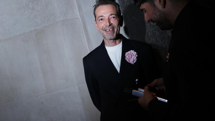 Versace ernennt Pieter Mulier zum neuen Chefdesigner