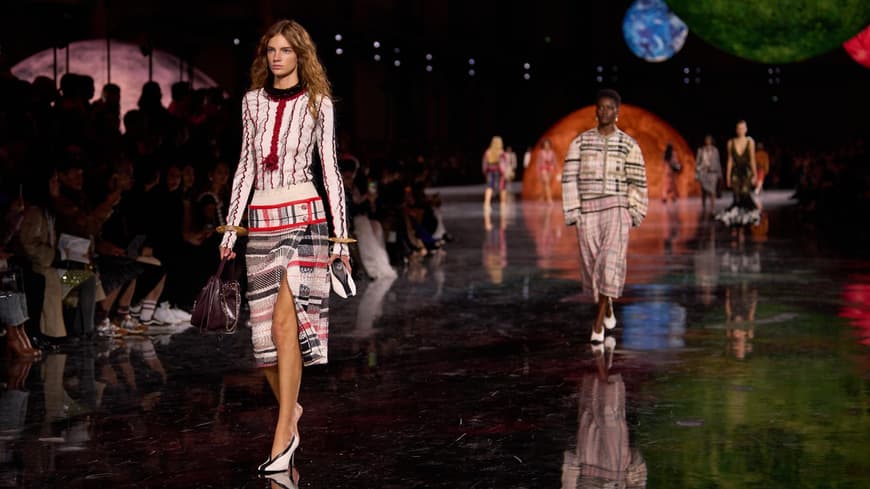 Wer in der Modewelt den Ton angibt, trägt 2026 Low Waist-Röcke