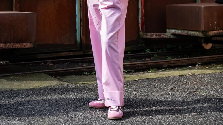 Der pinkfarbene Sneaker von Gabor macht Lust auf den Frühling 2026