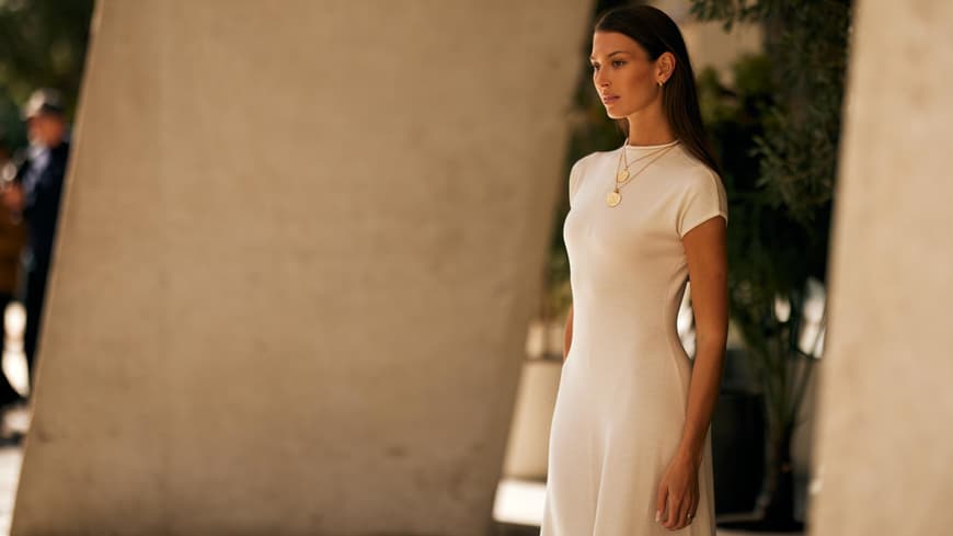 Die schönsten langen Kleider 2026 für alle, die es schlicht mögen