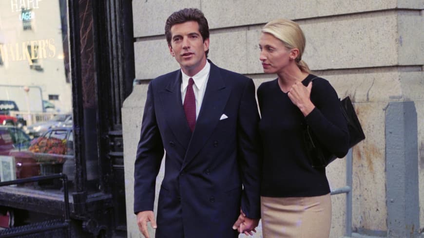 Carolyn Bessette-Kennedy: 3 Looks der Ikone im 90s New York-Stil zum Nachstylen