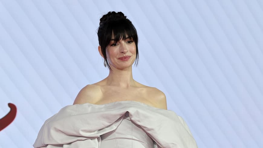 Beauty Crush! Anne Hathaway bringt die "Andy Sachs Bangs" zurück– und wir wollen einen Pony