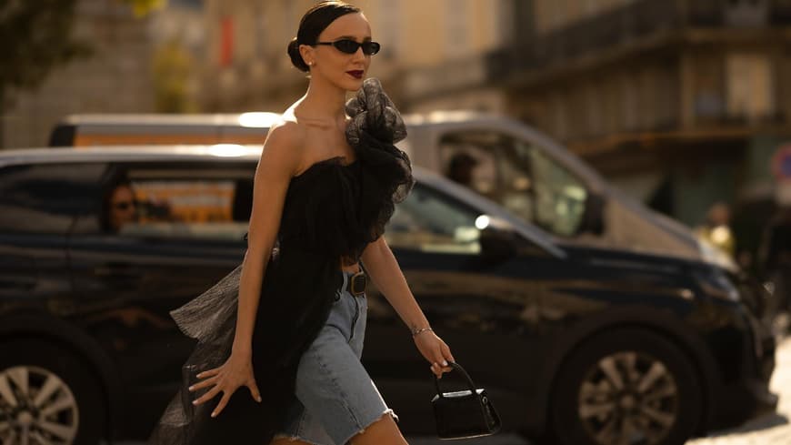 Mode-Trends 2026: Diese 5 Oberteile sind im Sommer in – und diese out