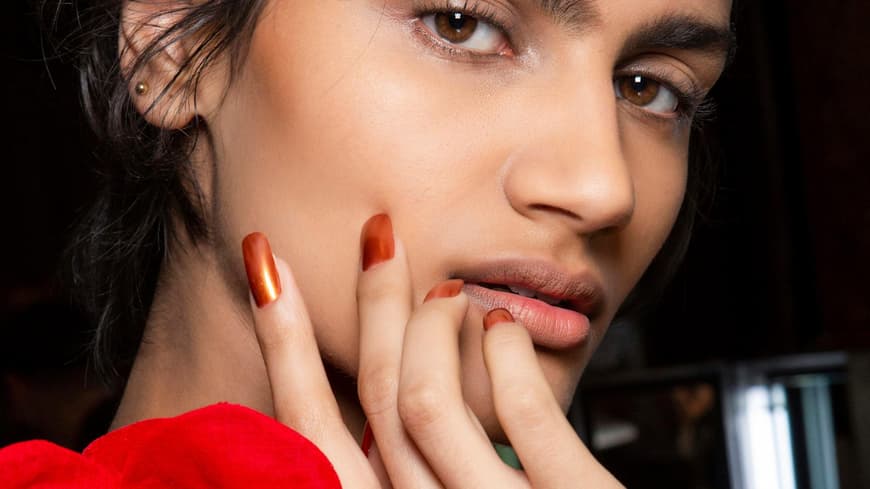 Nagel-Trends 2026: "Amber Nails" sind die eleganteste Maniküre für die Übergangszeit 2026