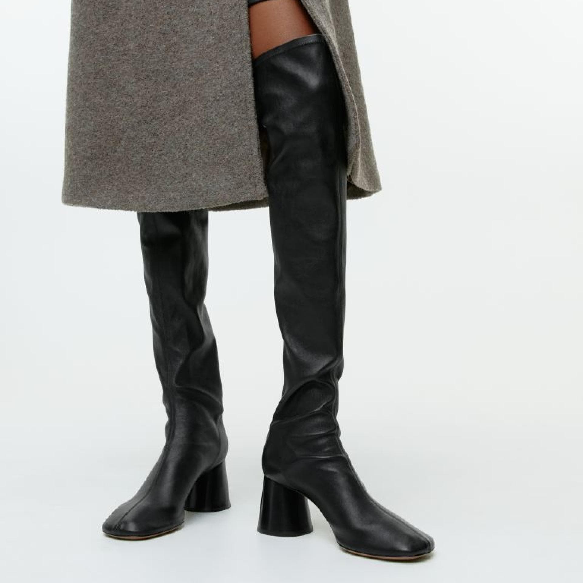 Stiefel aus Stretchleder Arket schwarz Overknee