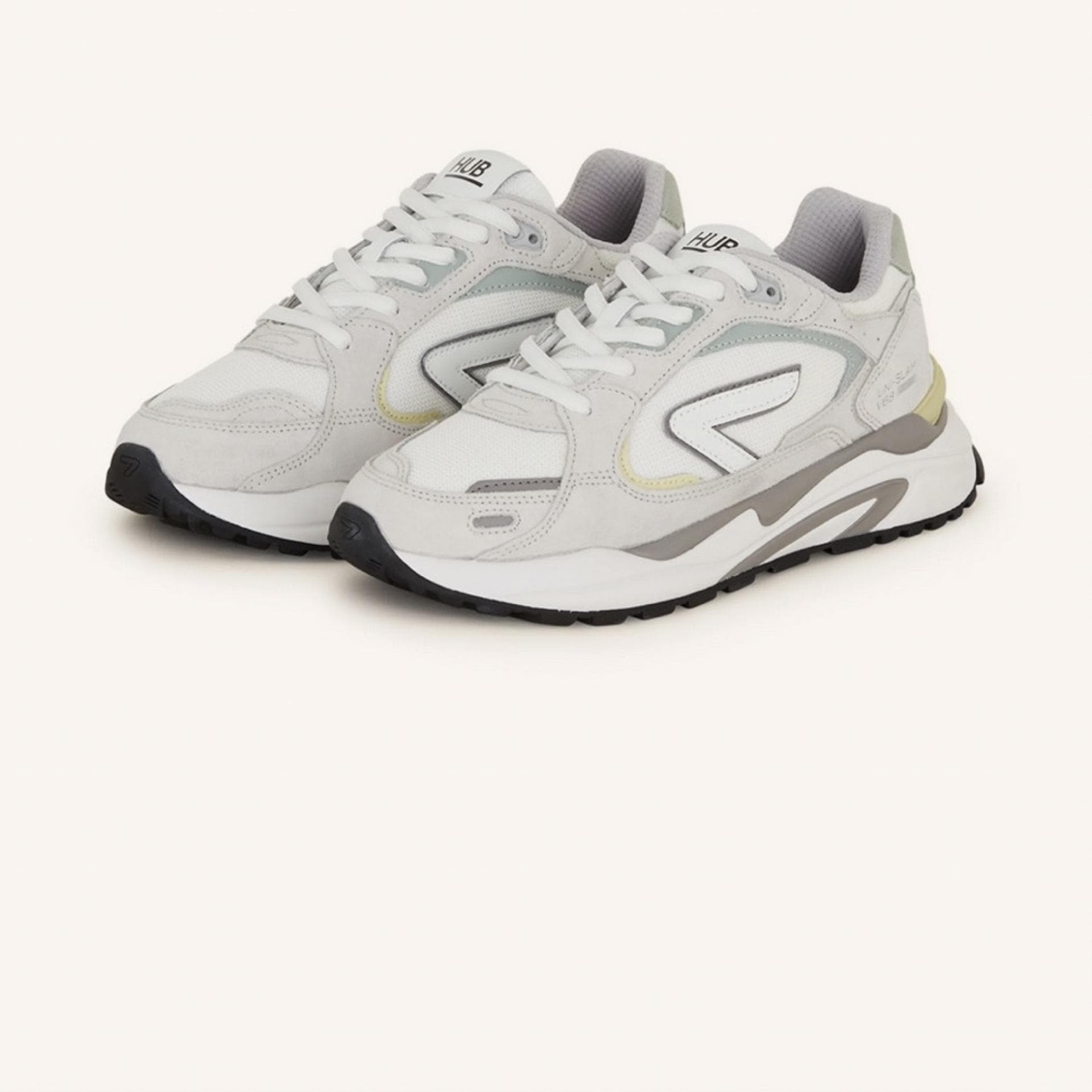Sneaker SLAM von HUB über Breuninger, ca. 150 Euro