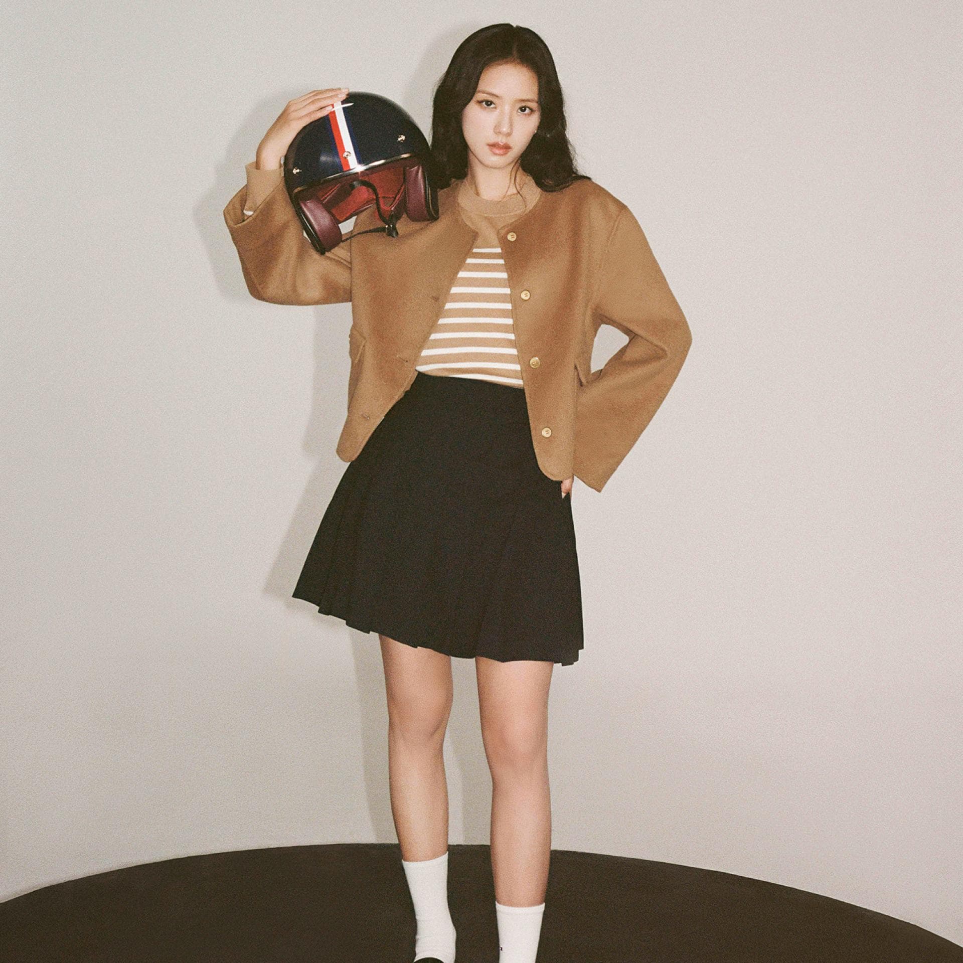 K-Pop Star JISOO ist das Gesicht der neuen Tommy Hilfiger Fall 2025 Kampagne Jisoo