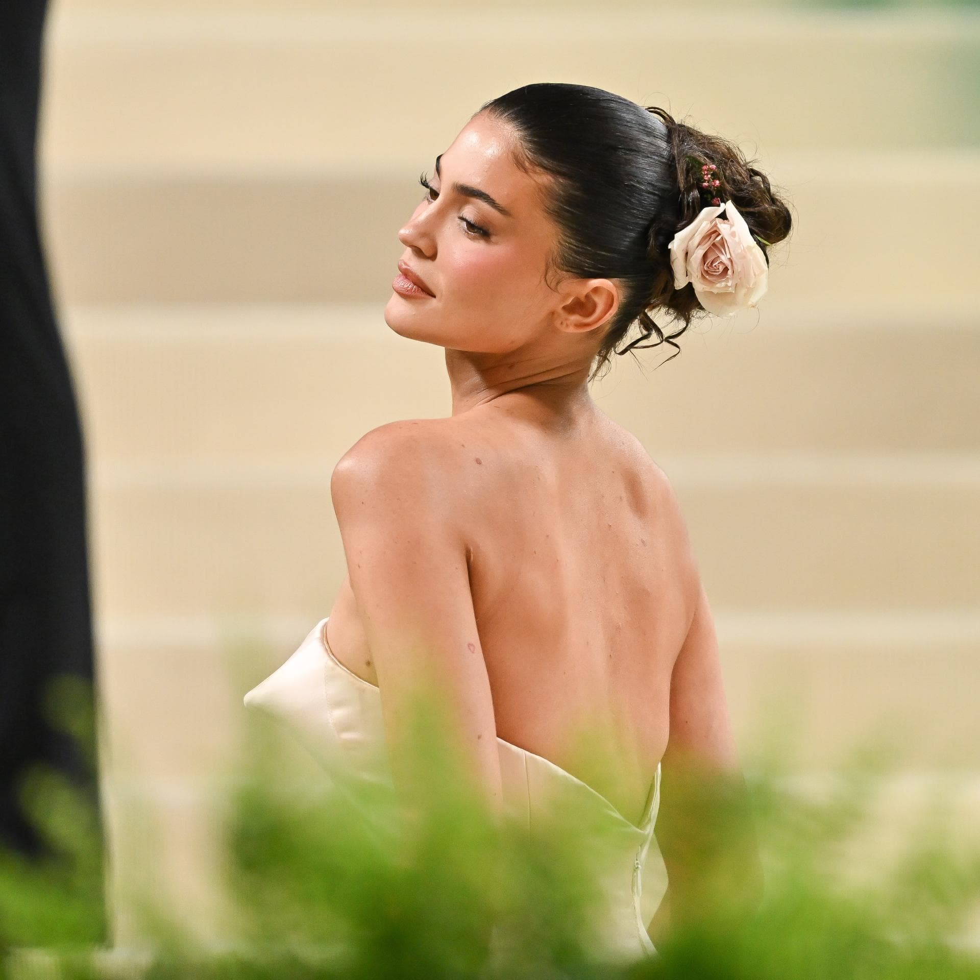 Beauty Crush! Kylie Jenners "Sunset Glow" stylen wir für diesen Sommer nach Beauty Crush! Kylie Jenners "Sunset Glow" stylen wir für diesen Sommer nach