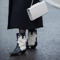 Schwarz-weiße Stiefelette