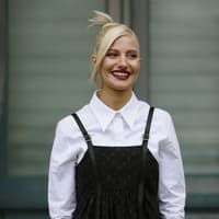 Dieses Retinol-Serum aus der Apotheke beschert eine sichtbar straffere Haut