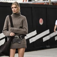 Elsa Hosk im Strickkleid