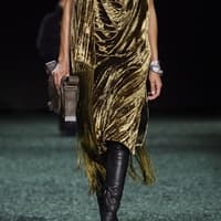 Fransenkleid auf der Burberry-Show Fransenkleid auf der Burberry-Show