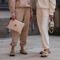 Frauen in Birkenstock