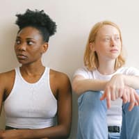 Paar distanziert sich wegen Bindungsangst