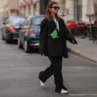 Milena Karl in einem schwarzen Blazer