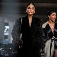 Herbstfrisuren: 2 Frauen auf der Fashion Week