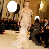 Mode-Trends der Haute Couture Week, die uns für den Alltag inspirieren