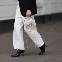 Weiße Jeans kombinieren Frau in weißer Jeans
