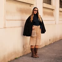 Geheimtipp der Redaktion: Mit dieser Stiefel-Shorts-Kombi beweist du im Frühling 2026 Stilgefühl