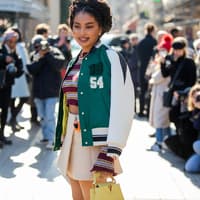 Frau in Preppy Style 