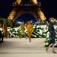 3 Mode-Trends, die du für Frühjahr/Sommer 2026 brauchst – inspiriert von Saint Laurent 3 Mode-Trends, die du für Frühjahr/Sommer 2026 brauchst – inspiriert von Saint Laurent