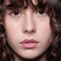 Das ist der beste Concealer – auch bei Krähenfüßen